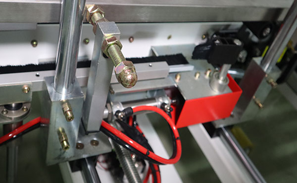 自動折蓋封箱機(jī),封箱機(jī),封箱機(jī)廠家,高臻智能