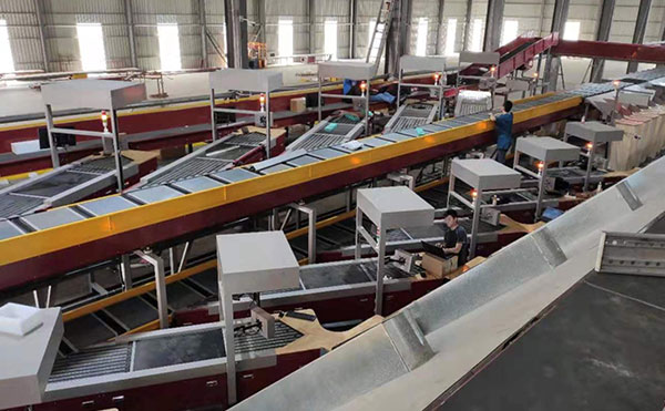 高臻快遞包裹分揀機適配異形件小件,分揀準(zhǔn)確率99.99%